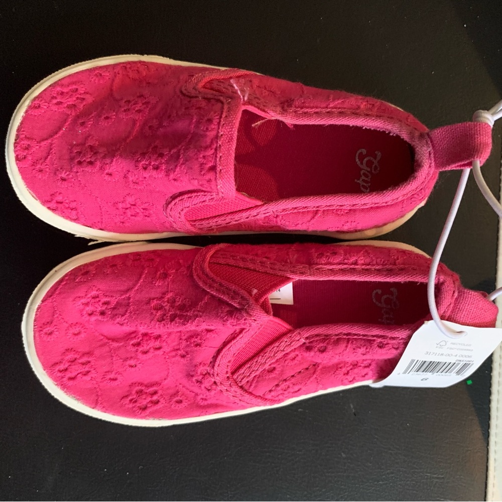 BabyGap - Pink Sneakers 🎀